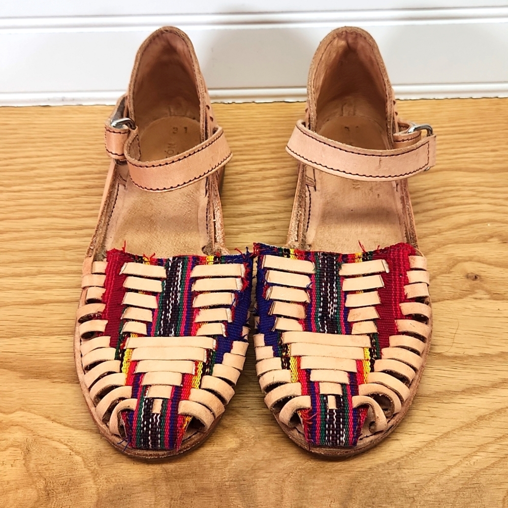 Heirloom Mikoleon Kids Leather Chitos Sandals Size 31. US Size 13-13.5